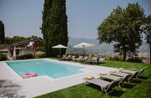 Salo Villa | Villa Desirè