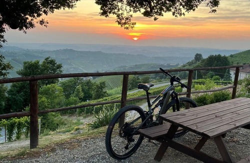Trezzo Tinella Villa | Villa Di Langa