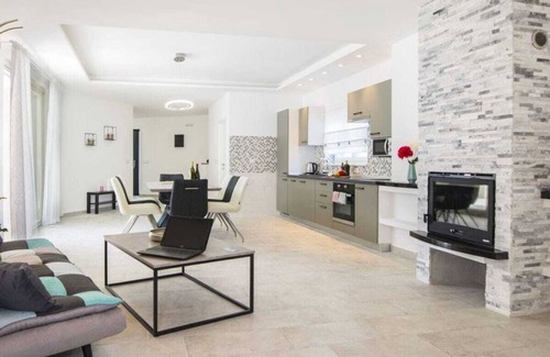 Strmac Villa | Villa Dina Comfortable holiday residence