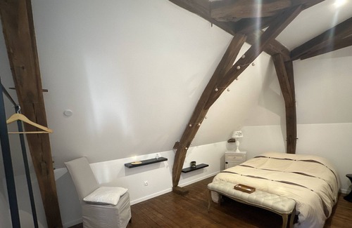 Ecommoy Villa | Villa 'Domaine Haut De Gamme' with Private Terrace, Shared Garden and Wi-Fi