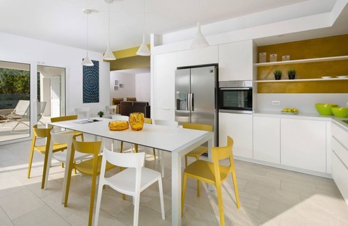 Stanisovi Villa | Villa Dora - Four Bedroom Villa, Sleeps 9