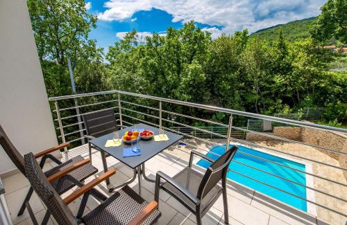 Pobri Apartment | Villa Dragi with Pool, Sauna, & Whirlpool