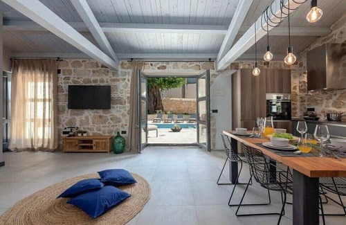 Vrznaveri Villa | Villa Dvori with Private Pool