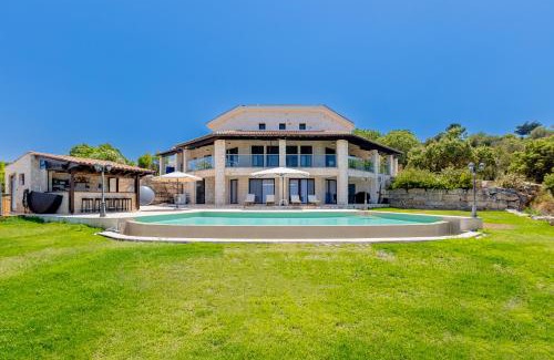 Droushia Villa | Villa EaglesRock & Spa - Droushia