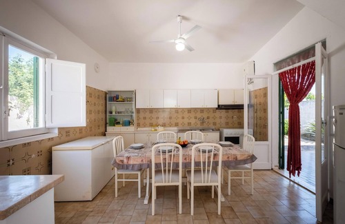 San Pietro in Bevagna Villa | Villa "Edy" near the Beach with Terrace & Garden