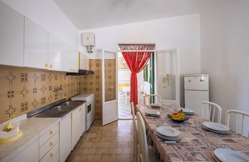 San Pietro in Bevagna Villa | Villa "Edy" near the Beach with Terrace & Garden
