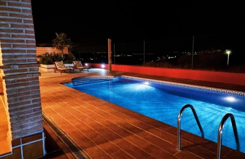 Layos Villa | Villa El Rosal del Pozo