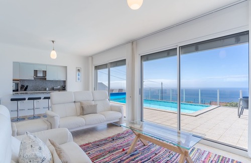 Estreito da Calheta Villa | Villa ElDoMar Heated Pool and Barbecue
