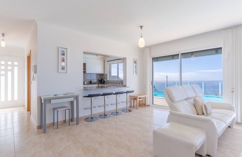 Estreito da Calheta Villa | Villa ElDoMar Heated Pool and Barbecue
