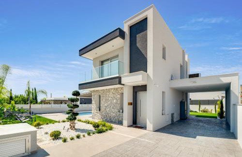 Moni Villa | Villa Eleni by Ezoria Villas