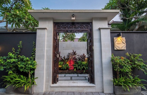 Umalas Villa | Villa Eleni - walk to all of Seminyak's best restaurants and hot spots