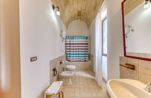 Diso Villa | Villa 'Eliados - Struttura Centrale' with Private Pool, Wi-Fi and Air Conditioning