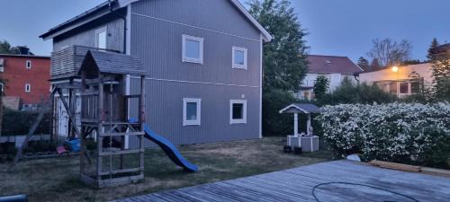 Bergsnas Villa | Villa Elme
