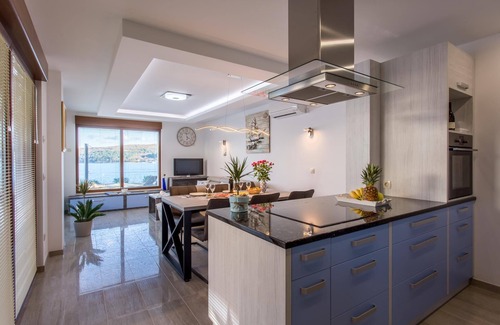Cizici Villa | Villa Ema with Seaview, swimming pool, garage, BBQ & playroom