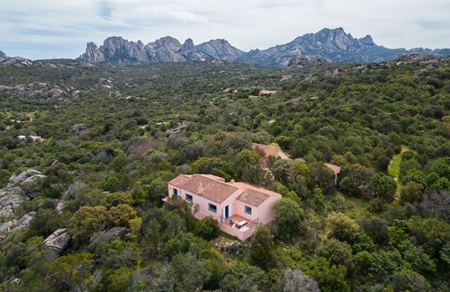 San Pantaleo Villa | Villa Emersed in Nature Close to San Pantaleo and Costa Smeralda