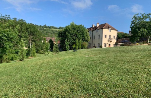 Mavilly-Mandelot Bed & Breakfast | Villa Emma