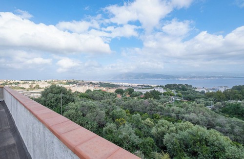 Faro Superiore Villa | 'Villa Emy' with Sea View, Garden & Wi-Fi