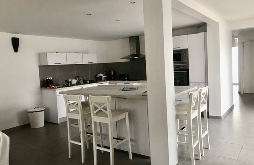 Sete Villa | Villa en 1ère ligne sur l’Étang de Thau – Piscine