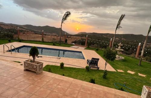 Aguelmam Azegza Villa | Villa en montage