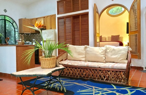 Cuernavaca House | Villa Escondida Private for Couples,w/Manicured Gardens, Pool, Cabaña & BBQ.