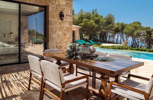 Maries Villa | Villa Estrella-2 bedroom luxury villa with private pool