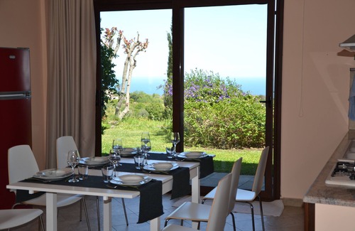 Santa Venerina Apartment | Villa Etnamare with Infinity pool between Mt Etna and the Jonian sea - Geranio