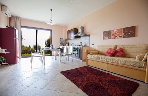 Santa Venerina Apartment | Villa Etnamare with Infinity pool between Mt Etna and the Jonian sea - Geranio