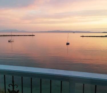 Loutraki Apartment | Villa Evmenia Panoramic sea view & Sea front apartments
