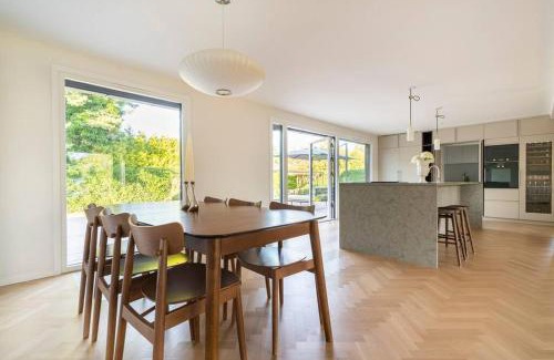 Falsterbo Villa | Villa Falsterbo - Beachside Luxury with Private Hot Tub