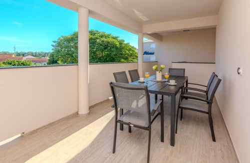 Nin House | Villa Family Oasis Nin