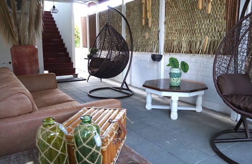 Noord Hotel | Villa Famiri