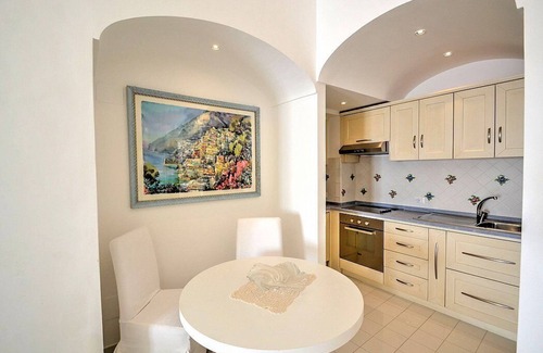 Positano City Centre House | Villa Faustina A: A bright and elegant studio apartment located in the center of Positano, with Free WI-FI.