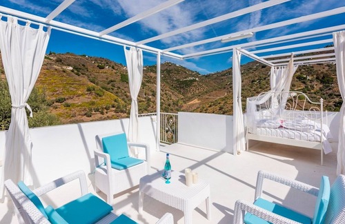 Sayalonga Villa | Villa Felicidad Sayalonga by Ruralidays