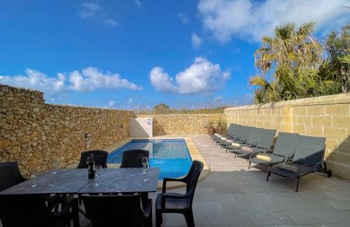 Santu Pietru Villa | Villa Fieldview - Gozo Holiday Home
