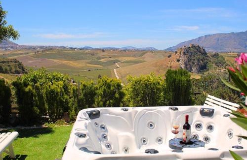 Partinico Villa | Villa Finestra sul Castello