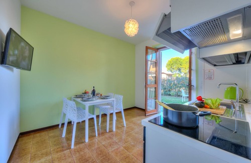 Colombare Apartment | Villa Fiorita - Apt 2 - Margherita, Sirmione, Italy