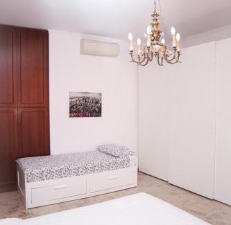 Mediglia House | Villa Fiorita