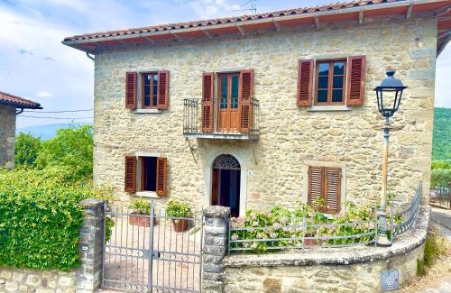 Chitignano Villa | Villa Fiorita tra le Colline del Casentino