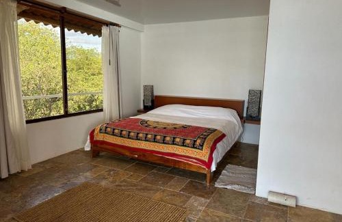 Puerto Velasco Ibarra House | VILLA FLOREANA