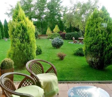Kostolne Kracany Villa | Villa Flower Deluxe