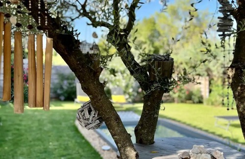 Saint-Quentin-la-Poterie House | Villa in a green setting near Uzès