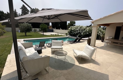 Sainte-Cecile-les-Vignes Villa | 🏡☀️ Villa in Provence Swimming pool sleeps 10