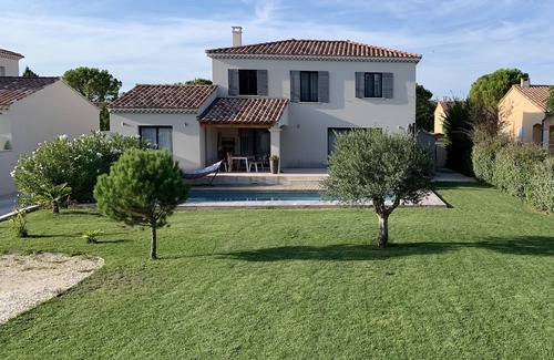 Sainte-Cecile-les-Vignes Villa | 🏡☀️ Villa in Provence Swimming pool sleeps 10