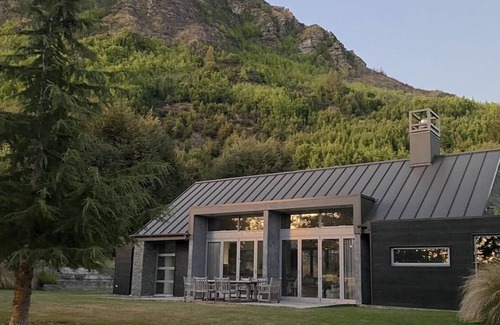 Arrowtown House | Villa Francesca by MajorDomo - Luxurious 5-Bedroom Villa walking distance from Arrowtown