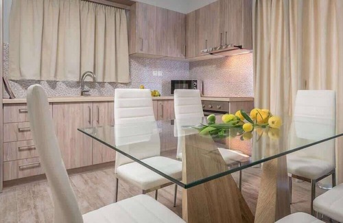 Fiolitis House | Villa Ftelia Private Pool Sleeps 9 Near Beach