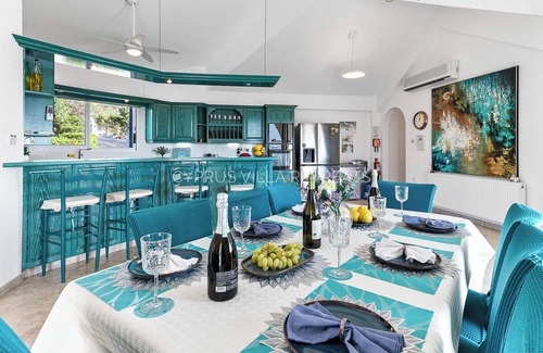 Peyia Town Villa | VILLA GALINI, 5 Bed with Private Pool & Amazing Views!