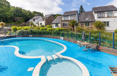 Carnon Downs Cottage | VILLA GALLERY, pet friendly, with a garden in Carnon Downs