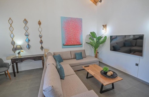 Kefalas Villa | Villa Garifalia with Sauna & Hydromassage