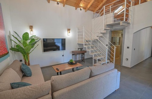 Kefalas Villa | Villa Garifalia with Sauna & Hydromassage