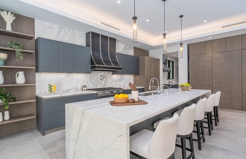 The Flats Villa | Villa Gemma by LuxJB 🏆 Beverly Hills Flats Mansion Steps from Rodeo Drive